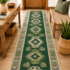 Covor traditional, dimensiunea 60x200cm verde si crem, model HORA