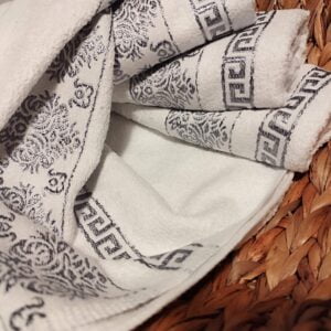Set 4 prosoape pentru bucatarie, bumbac 100%, dimensiune 32x70cm cu model broderie Gri