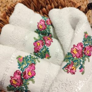 Set 4 prosoape pentru bucatarie, bumbac 100%, dimensiune 32x70cm cu model broderie Bordo