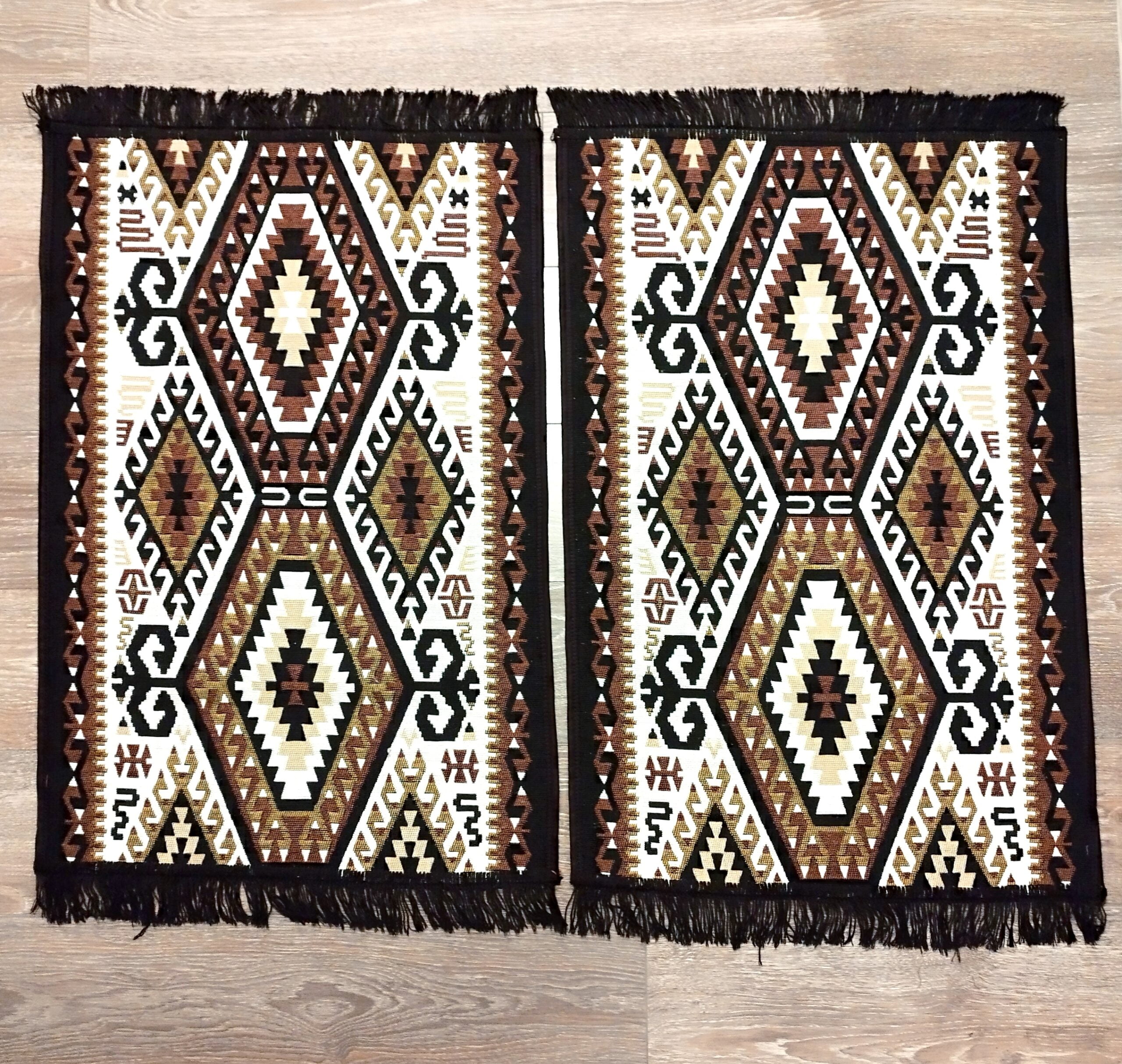 1+1 Covoare traditionale, cu doua fete, dimensiunea 60x90cm H&H34