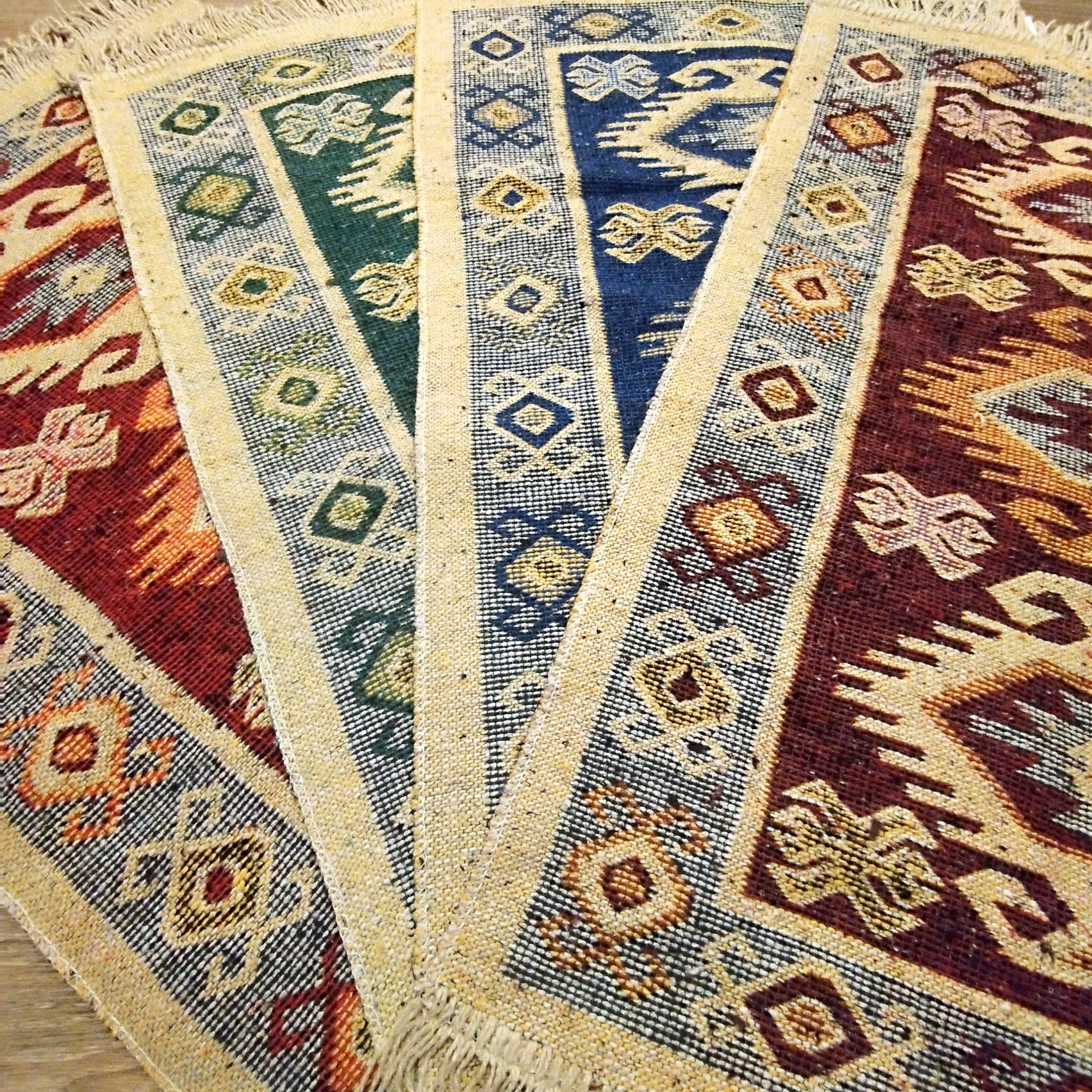 set 4 Covoare traditionale tesute, cu doua fete, dimensiunea 60x90cm, Rosu, Verde, Albastru si Maro, model HORA - imagine 4