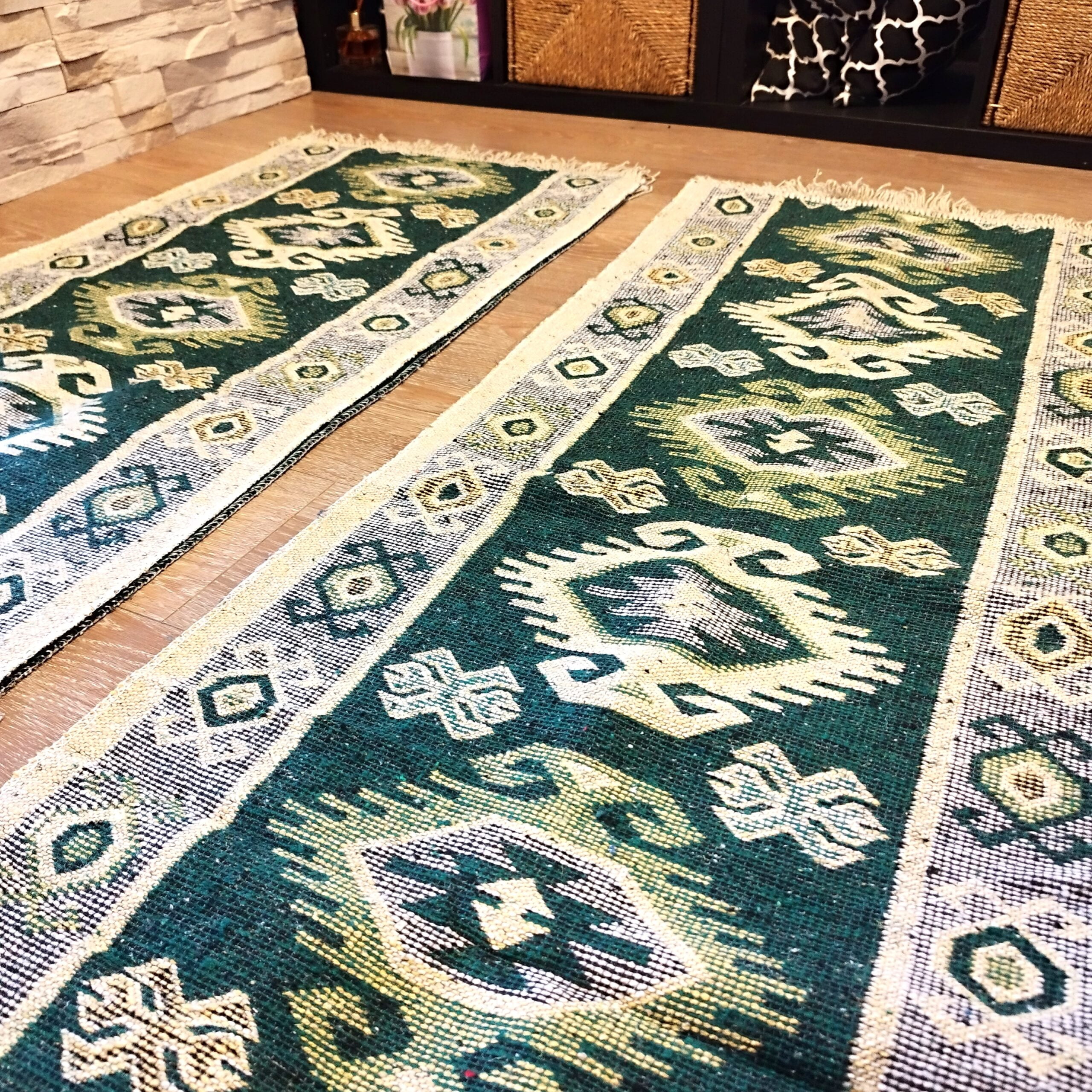 1+1 Covoare traditionale, cu doua fete, dimensiunea 60x300cm, verde si crem, model HORA - imagine 4