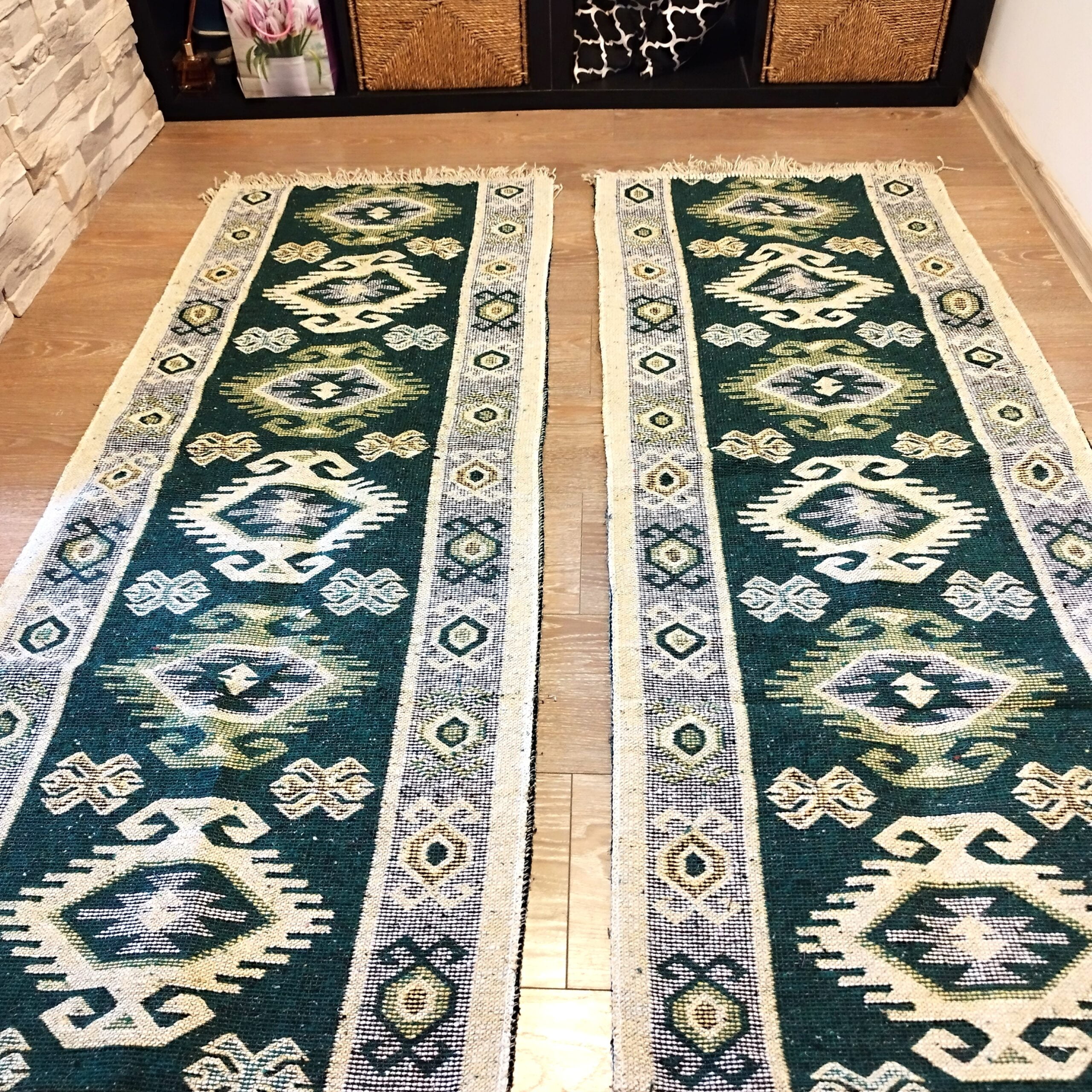 1+1 Covoare traditionale, cu doua fete, dimensiunea 60x300cm, verde si crem, model HORA - imagine 3