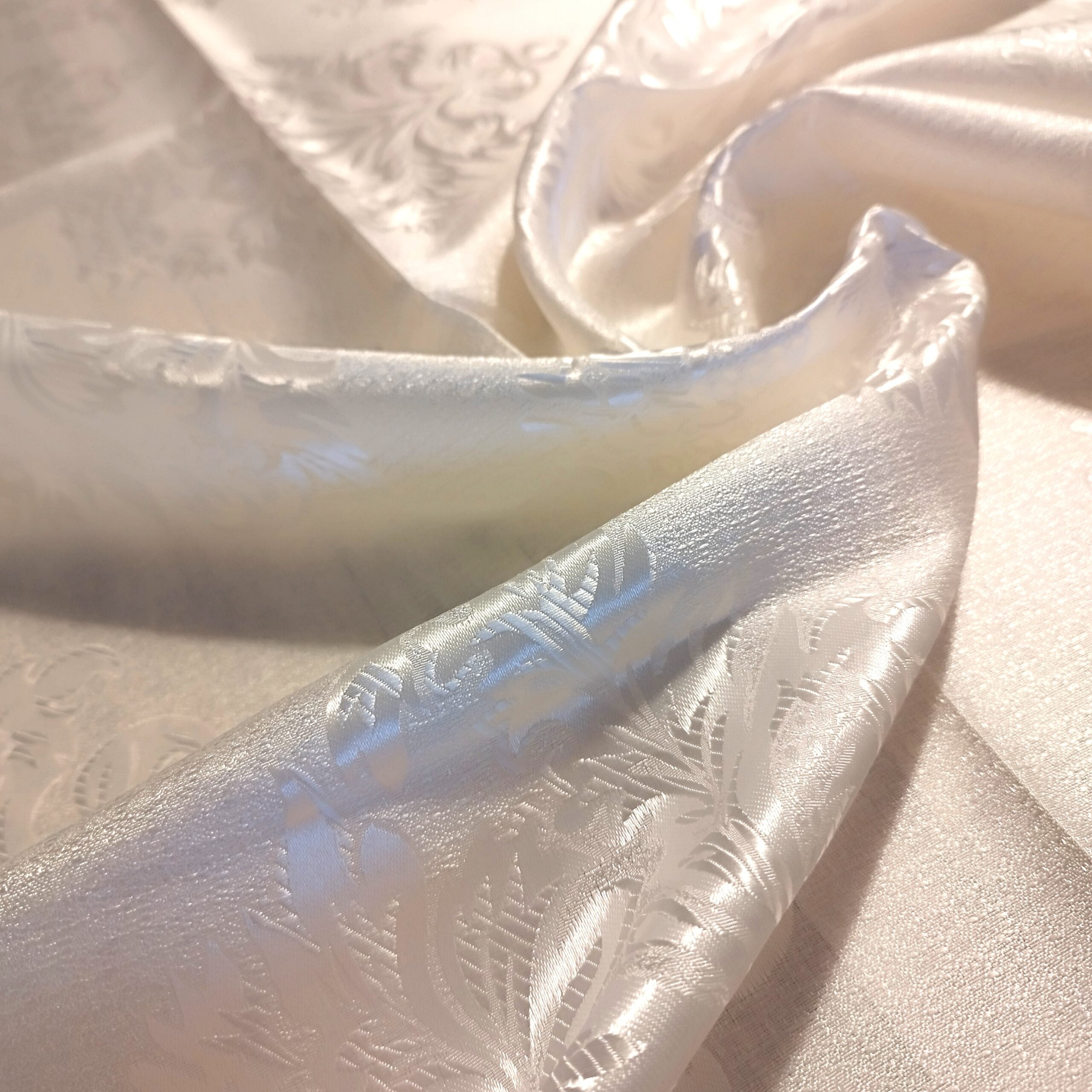Fata de masa Jaquard, dimensiune 140x180 cm Crem - imagine 3
