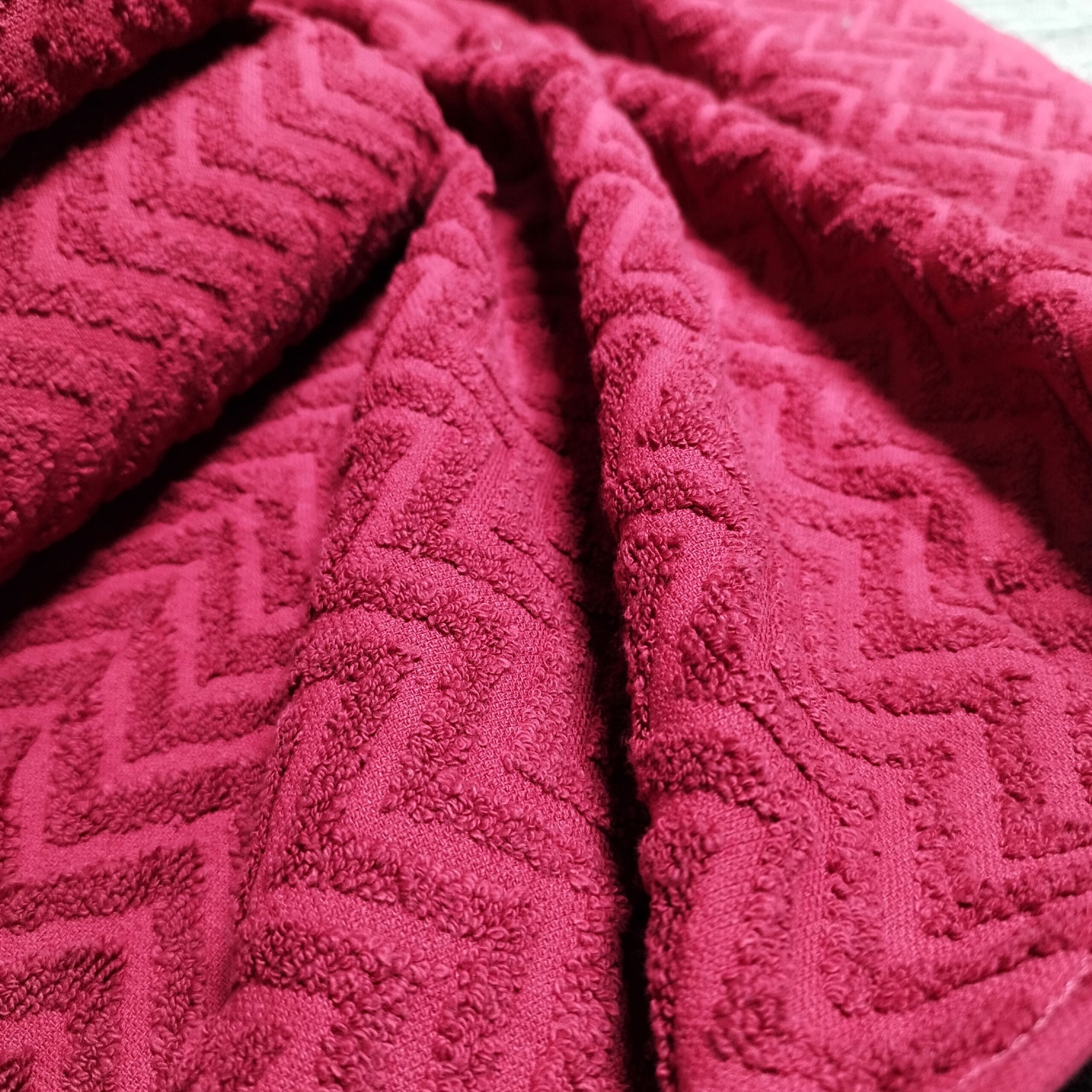 Set 2 prosoape baie , bumbac 100%, dimensiune 50x100cm Waves BORDO