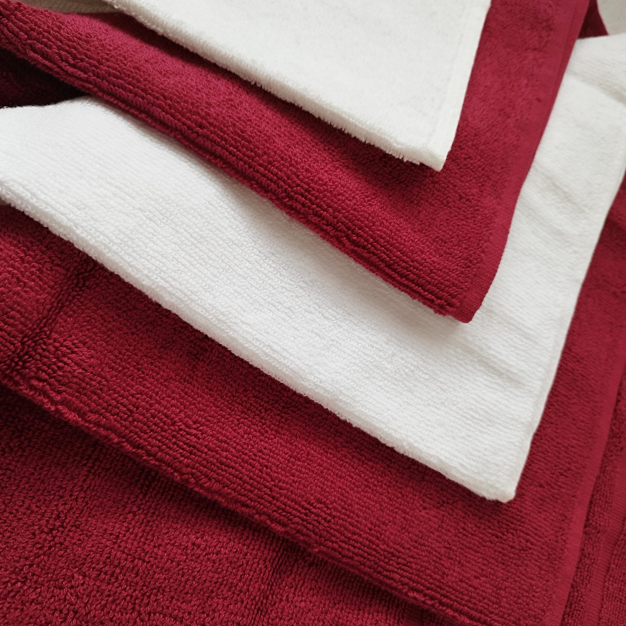 2+2 Set prosoape baie, bumbac 100%, Greek Border 500g/mp, dimensiune 2 x 60x90cm+2 x 70x140cm Alb+Rosu - imagine 3