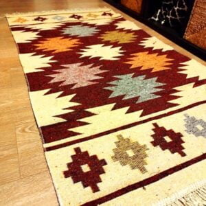 Covor traditional, tesut, cu doua fete, dimensiunea 80x125cm Rosu si crem, model Rustic