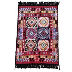 Covor model geometric, cu doua fete, dimensiunea 60x90cm  GM04