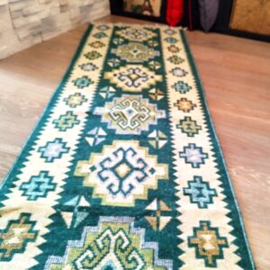Covor traditional, dimensiunea 60x300cm Verde si crem, model RUSTIC 3