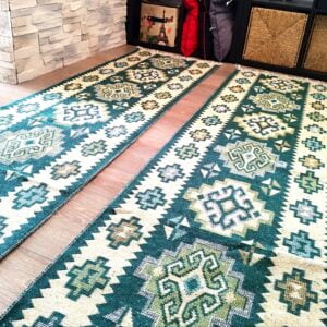 1+1 Covoare traditionale, cu doua fete, dimensiunea 60x300cm, verde si crem, model Rustic 3