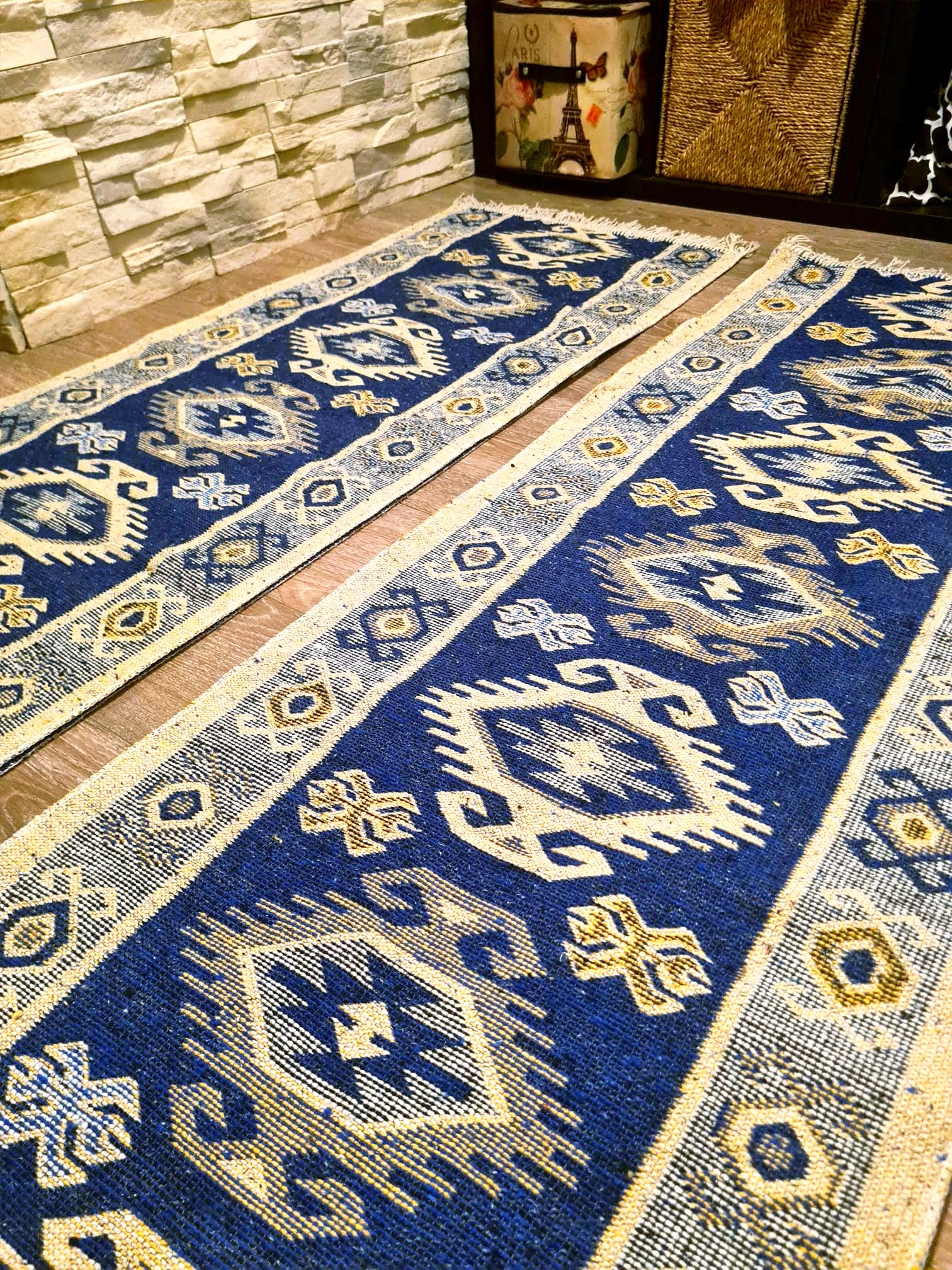 1+1 Covoare traditionale, cu doua fete, dimensiunea 60x300cm, albastru si crem, model HORA