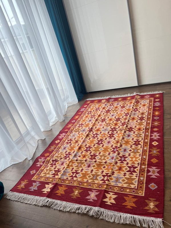 Covor tesut, cu doua fete, dimensiunea 80x120cm H&H93C