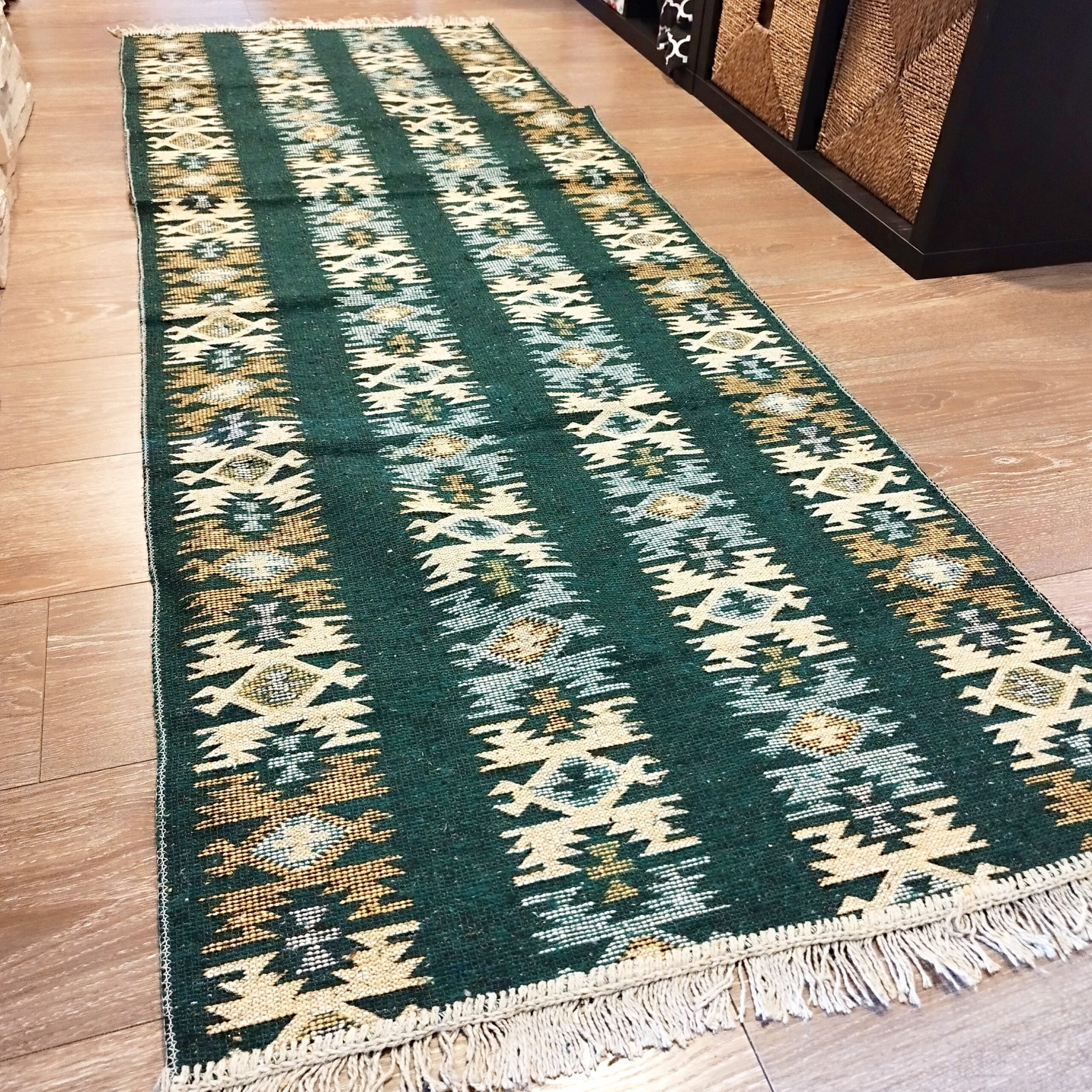 Covor traditional, dimensiunea 80x250cm verde si crem, model rustic 2 - imagine 2