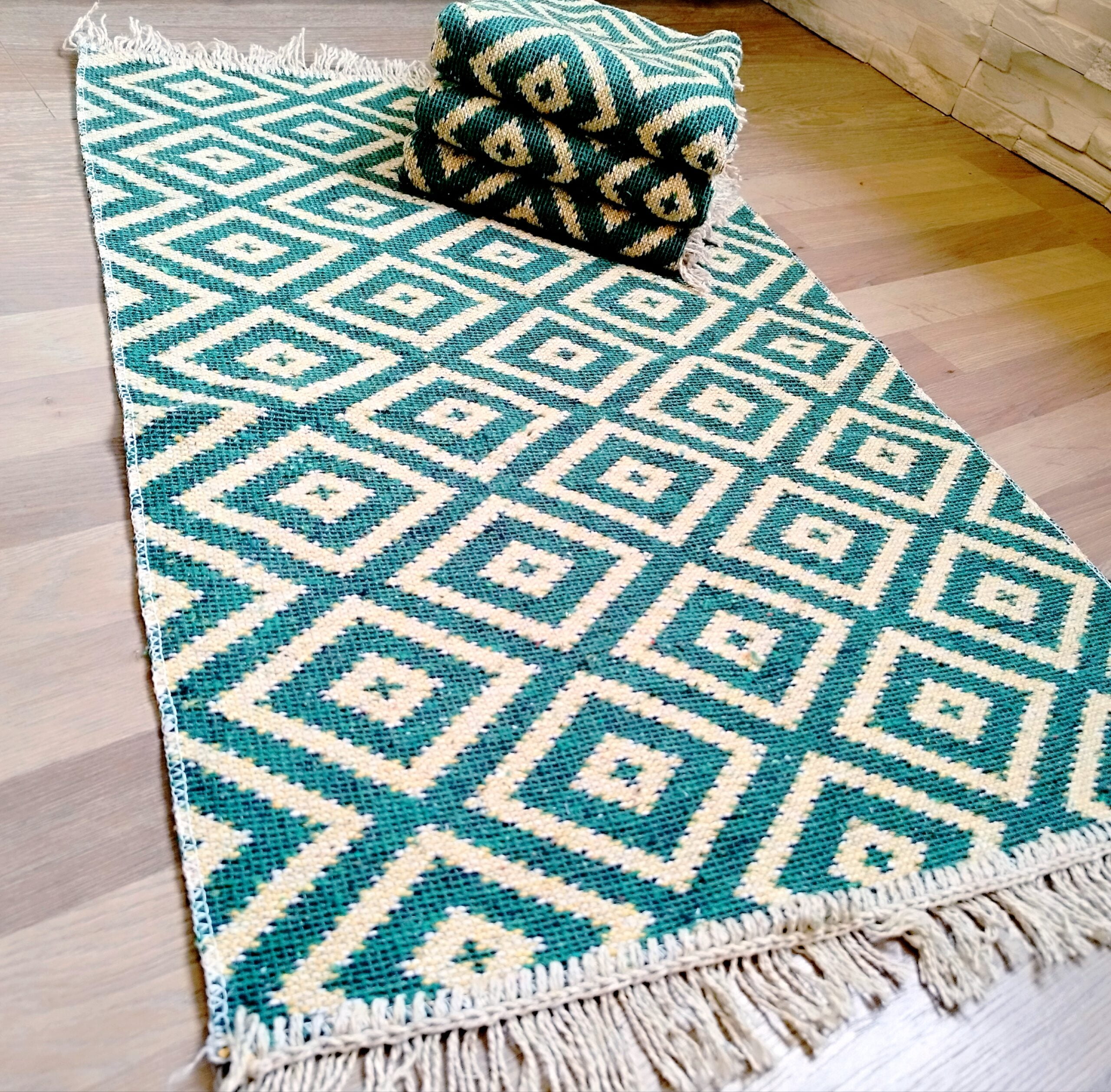 set 4 Covoare traditionale tesute, cu doua fete, dimensiunea 60x90cm, Verde si crem, model geometric - imagine 2