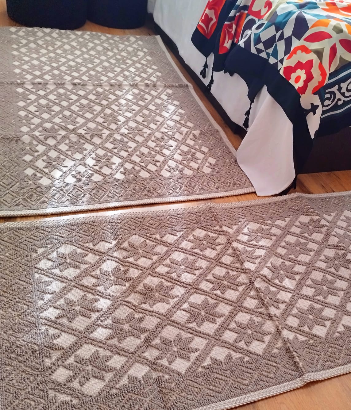Set 2 Covoare pentru dormitor, dimensiune- 1 bucata 55x85cm+1 bucata 60x200cm, capucino, cod CB226 - imagine 2