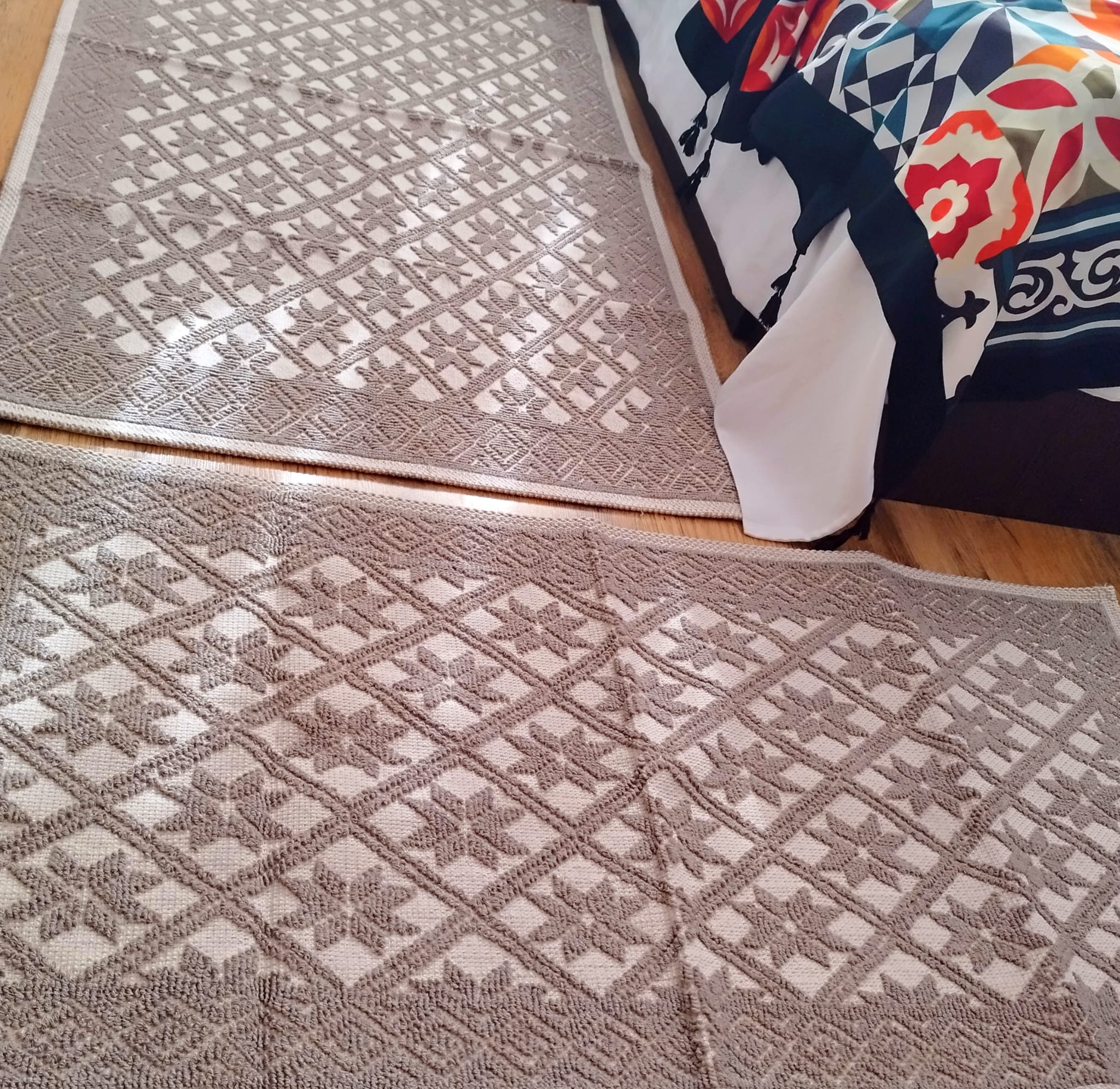 Set 2 Covoare pentru dormitor, dimensiune- 1 bucata 55x85cm+1 bucata 60x200cm, capucino, cod CB226 - imagine 6