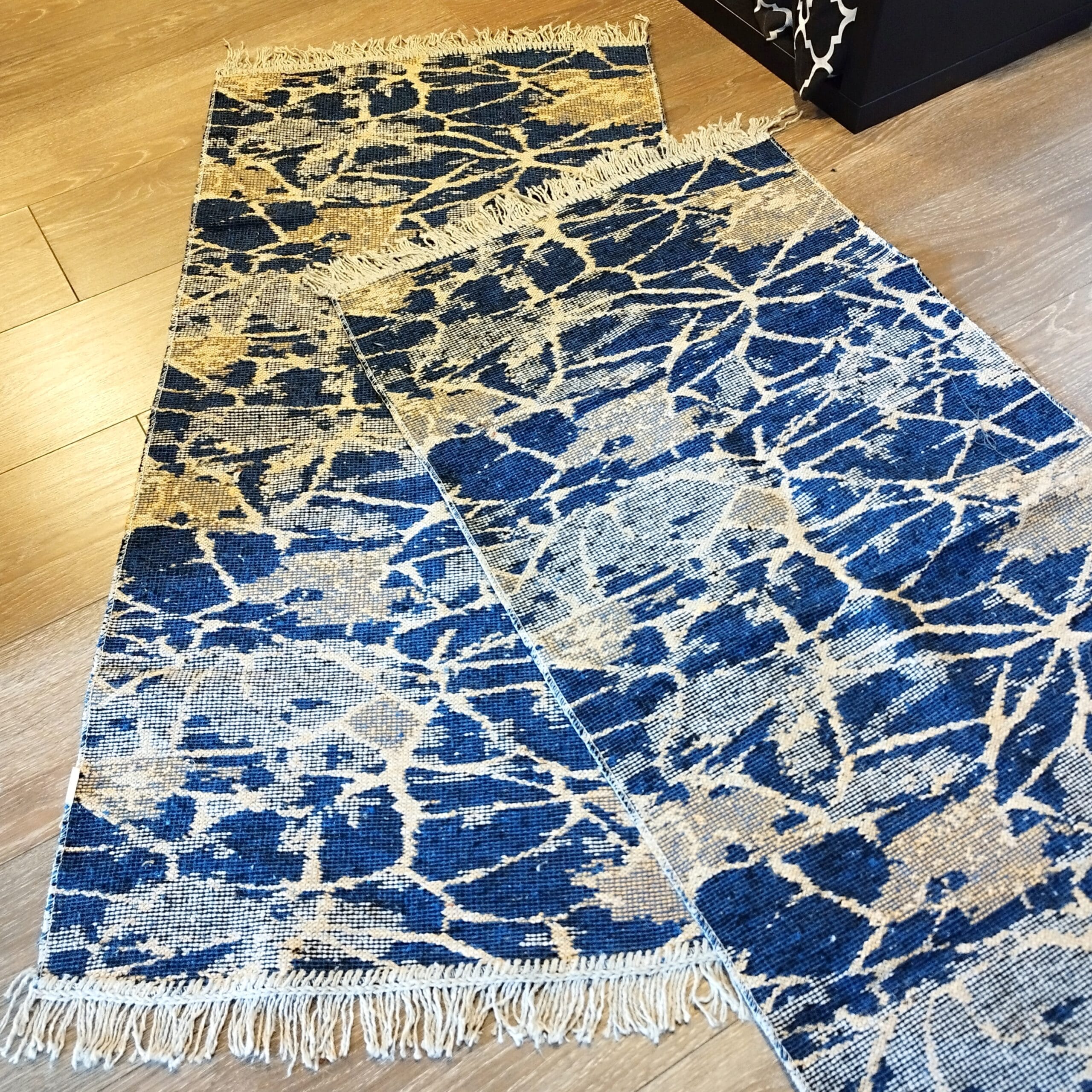 1+1 Covoare traditionale tesute, cu doua fete, dimensiunea 60x120cm, albastru si crem, model Geometric 2