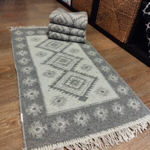 set 4 Covoare traditionale tesute, cu doua fete, dimensiunea 60x90cm, Gri, model Romb