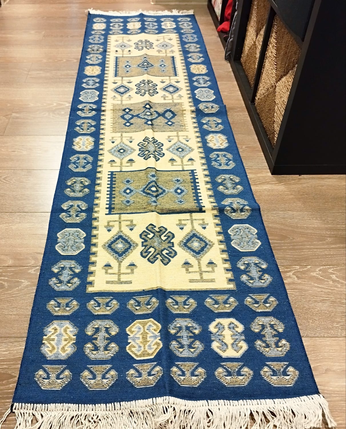 Covor tesut, cu doua fete, dimensiunea 60x200cm H&H92