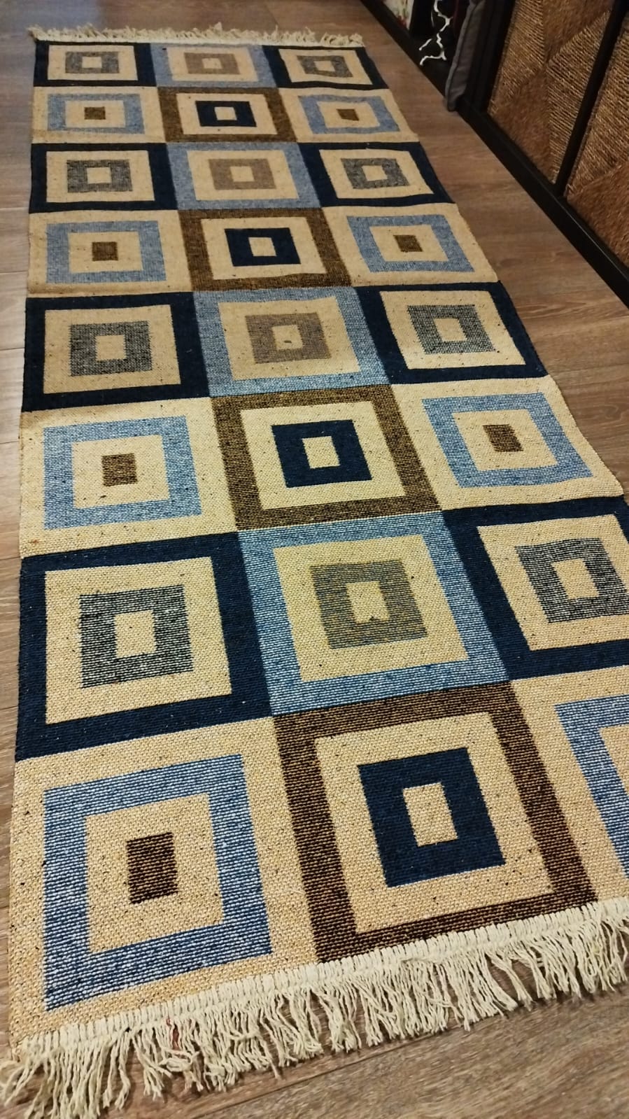 Covor traditional, tesut, iuta,cu doua fete, dimensiunea 80x200cm Albastru si crem, model Geometric - imagine 2