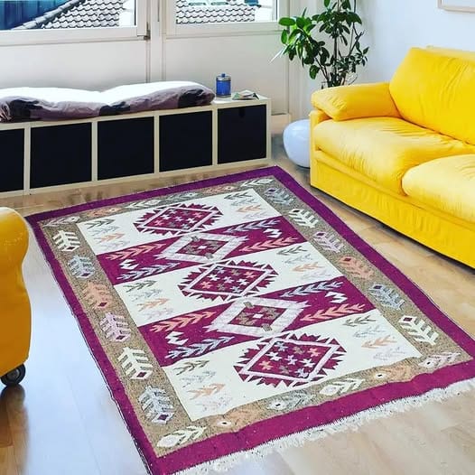 Covor traditional, dimensiunea 80x200cm, rosu si crem, model SPIC DE GRAU