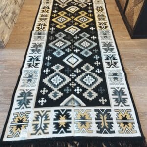Covor traditional, cu doua fete, dimensiunea 80x200cm, H&H110