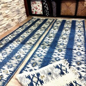 1+1 Covoare traditionale, dimensiunea 60x200cm, Albastru si crem, model Rustic
