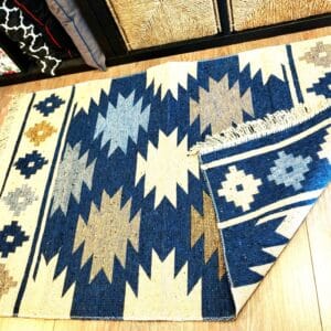 Covor traditional, cu doua fete, dimensiunea 80x125cm Albastru si crem, model Geometric - imagine 3