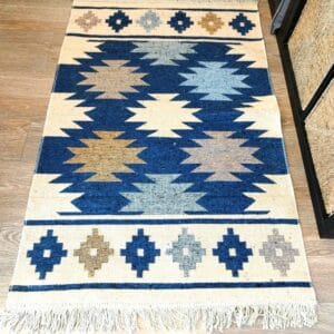 Covor traditional, cu doua fete, dimensiunea 80x125cm Albastru si crem, model Geometric