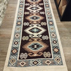 Covor traditional, dimensiunea 80x200cm, maro si crem 002