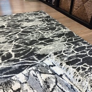 Alternative view of Covor traditional tesut, cu doua fete, dimensiunea 80x300cm, negru si gri, model Rustic 4