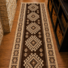 Covor traditional, tesut, cu doua fete, dimensiunea 80x150cm maro si crem, model ROMB